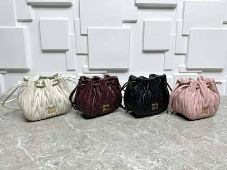 Picture of Miu Miu Handbags _SKUfw209121947fw